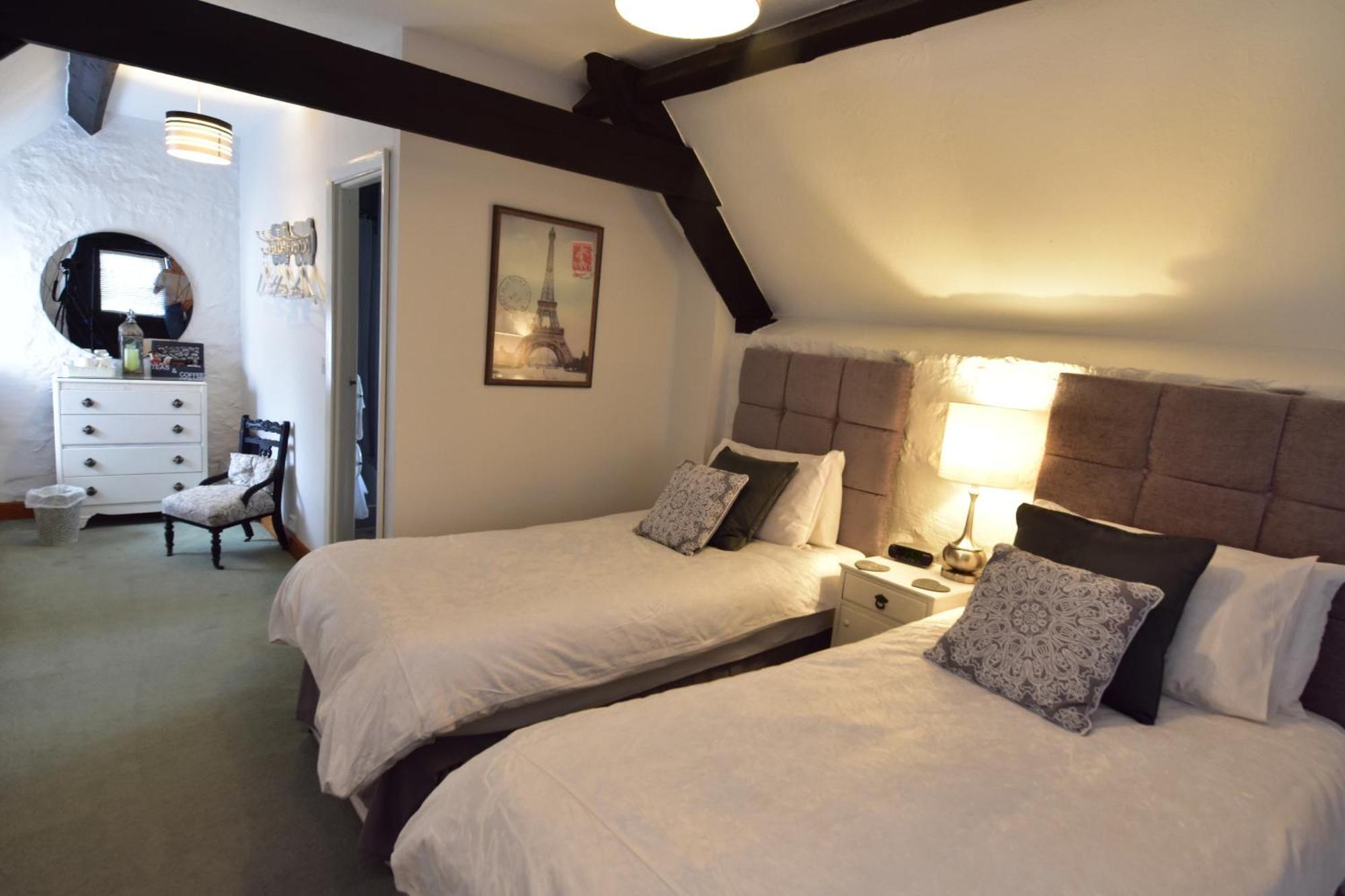 Steps Farmhouse B&B Майнхед Номер фото